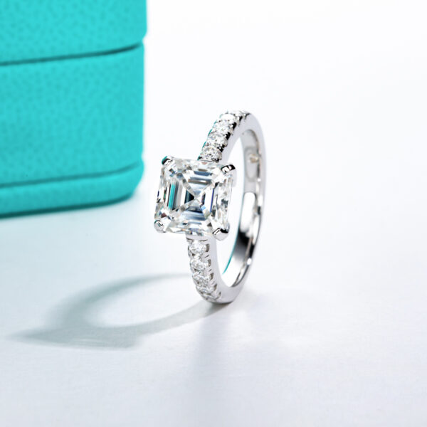 Anel Solitário Asscher Moissanite
