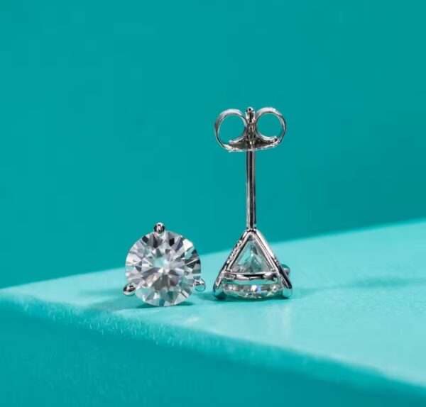 Brinco ponto de luz Moissanite 6.5mm - Imagem 2