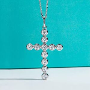 Pingente cruz moissanite