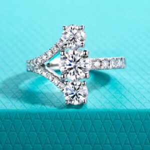 Anel forma de Y moissanite 2.36 CT
